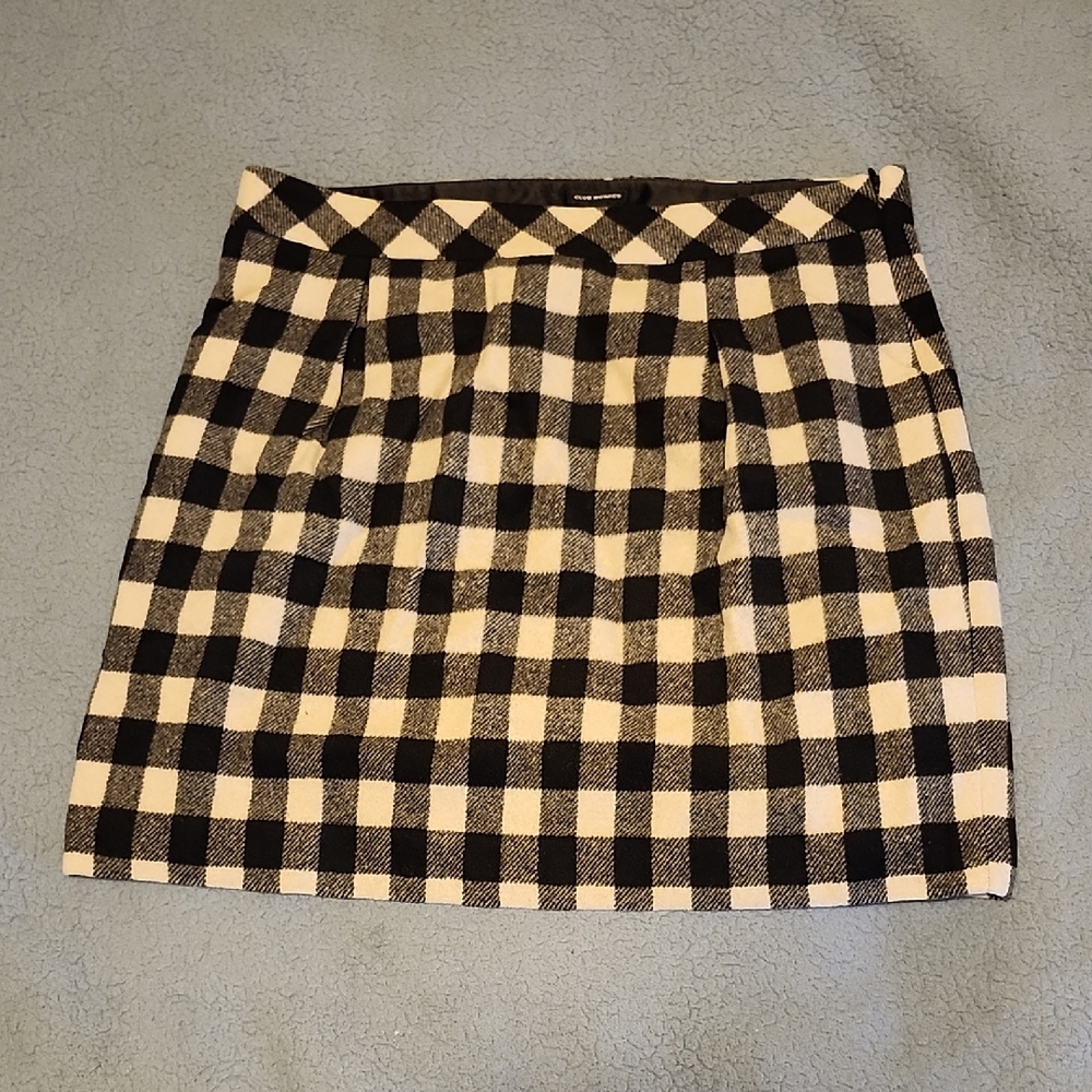 Elegant Black and White Checkered Pencil Skirt